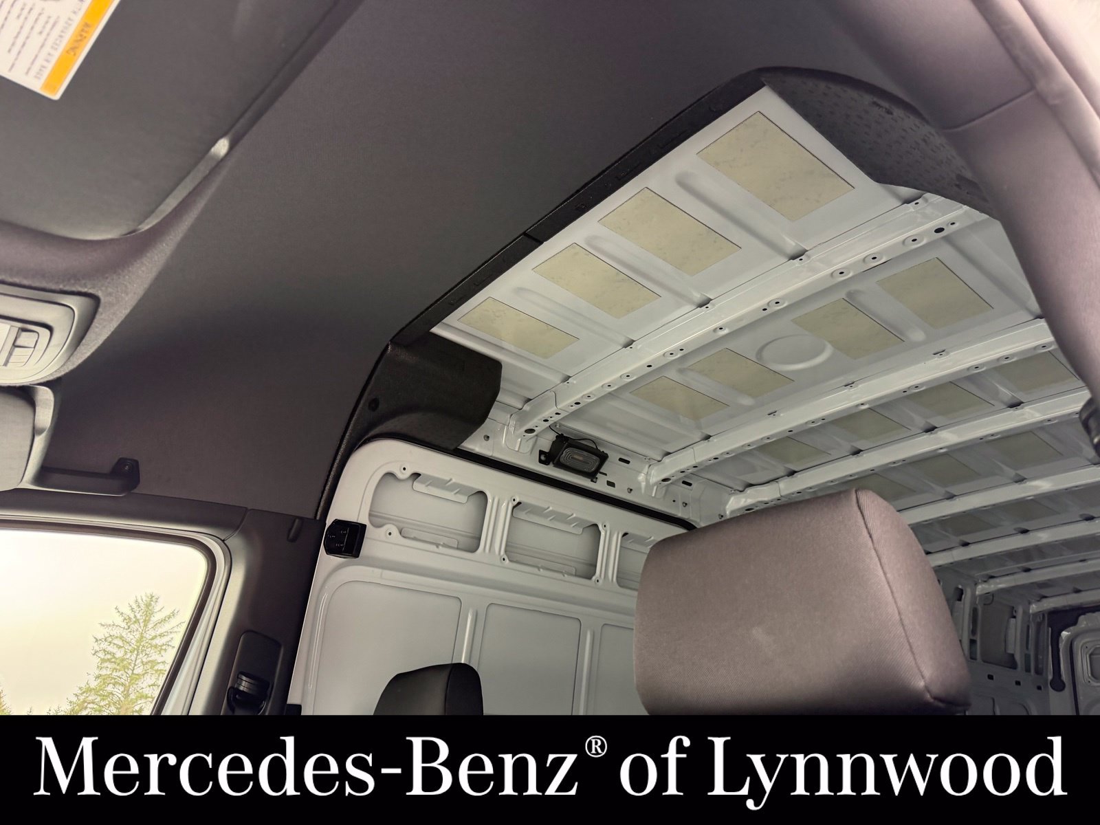 Used 2025 Mercedes-Benz Sprinter 2500 image 15