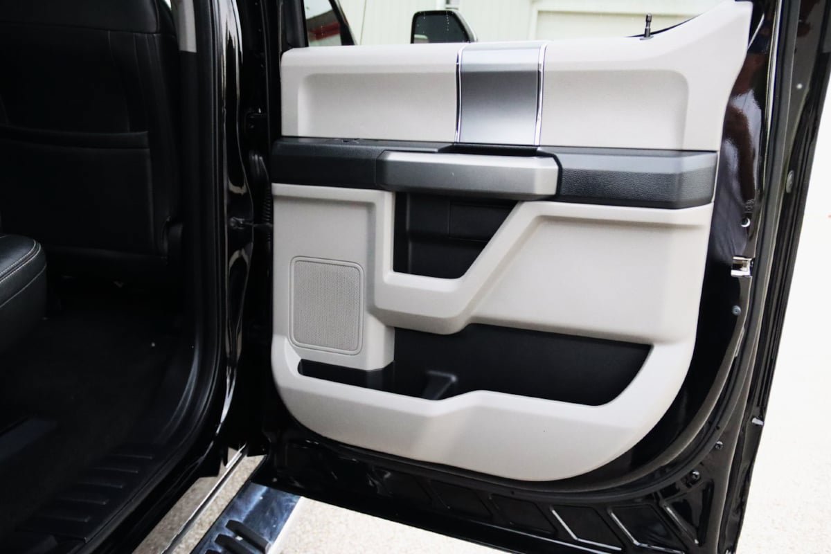 Used 2017 Ford F250 XLT w/ XLT Premium Package AWD/4WD image 46