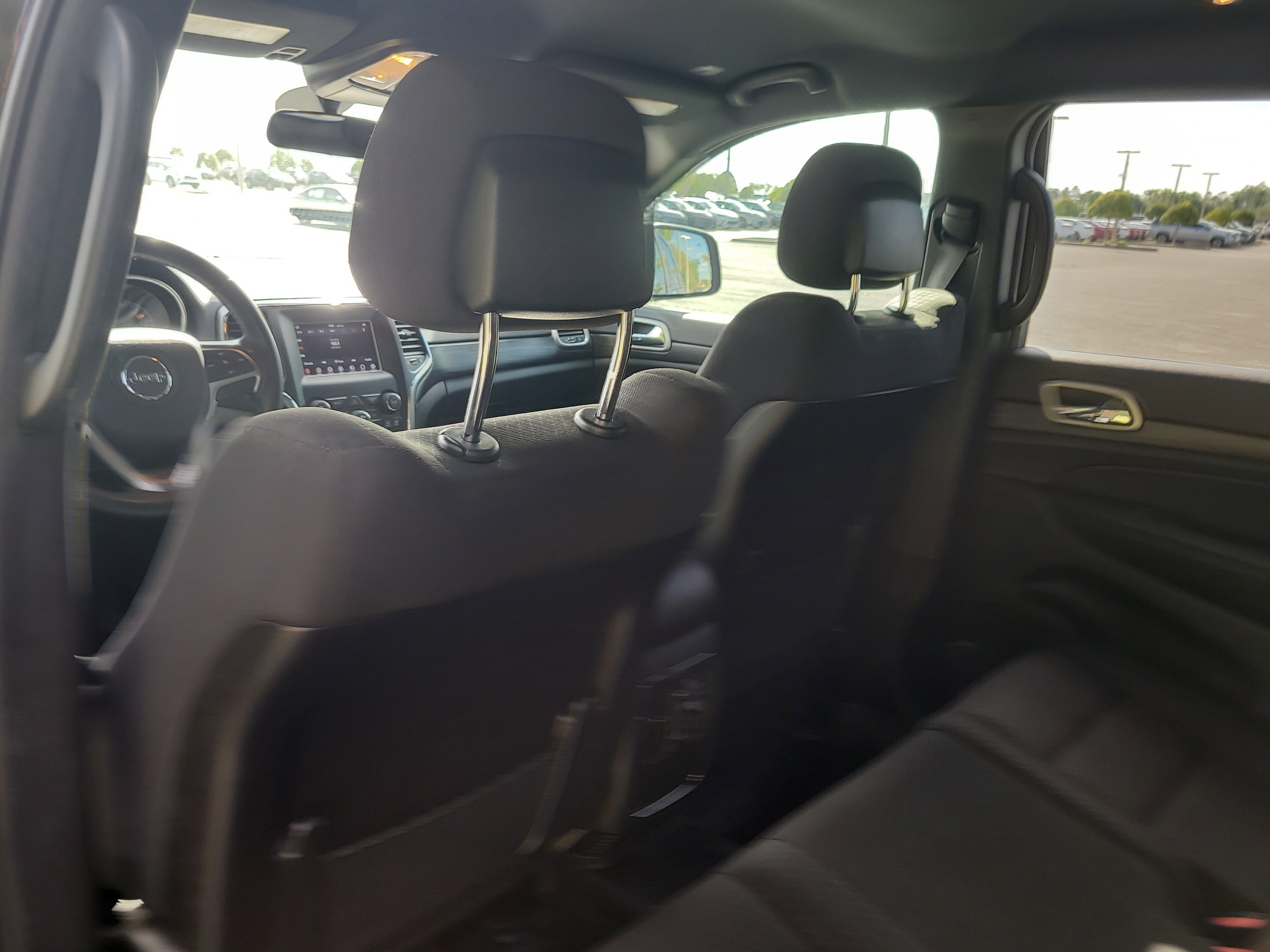 Used 2021 Jeep Grand Cherokee Laredo image 13