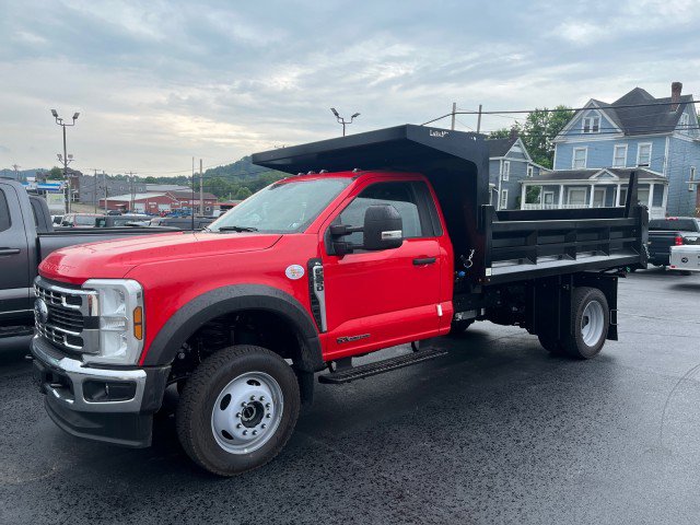 New 2025 Ford F550 4x4 Regular Cab Super Duty image 1