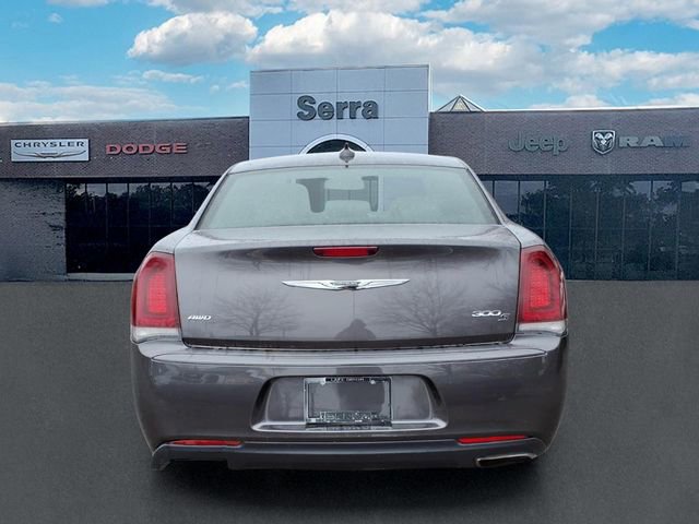 Used 2016 Chrysler 300 S image 5