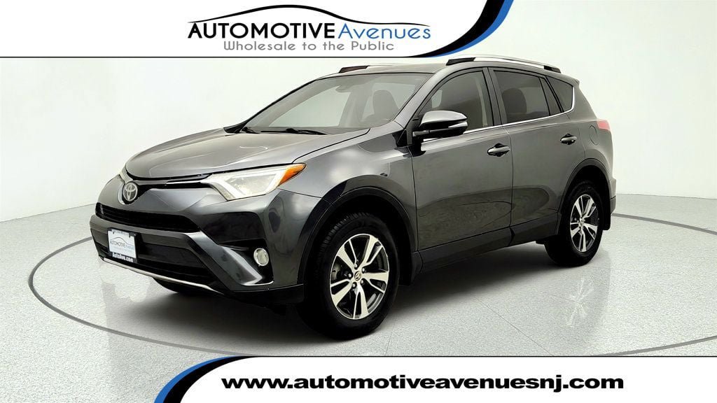 Used 2017 Toyota RAV4 XLE w/ Plus Extra Value Package AWD/4WD image 1
