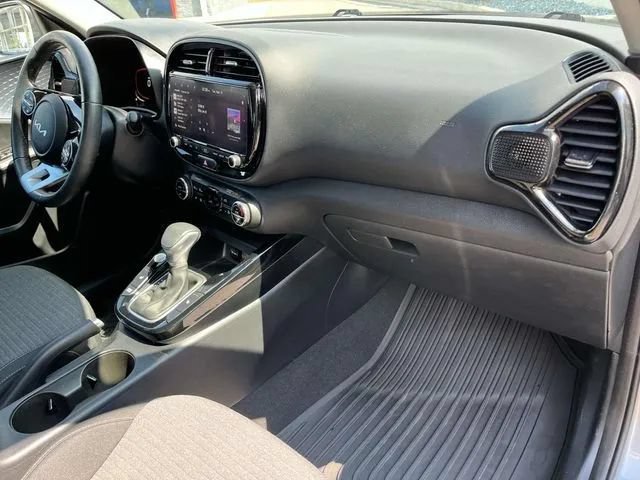 Used 2025 Kia Soul EX FWD image 26