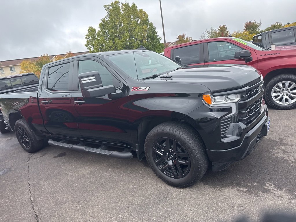 Used 2023 Chevrolet Silverado 1500 RST image 3