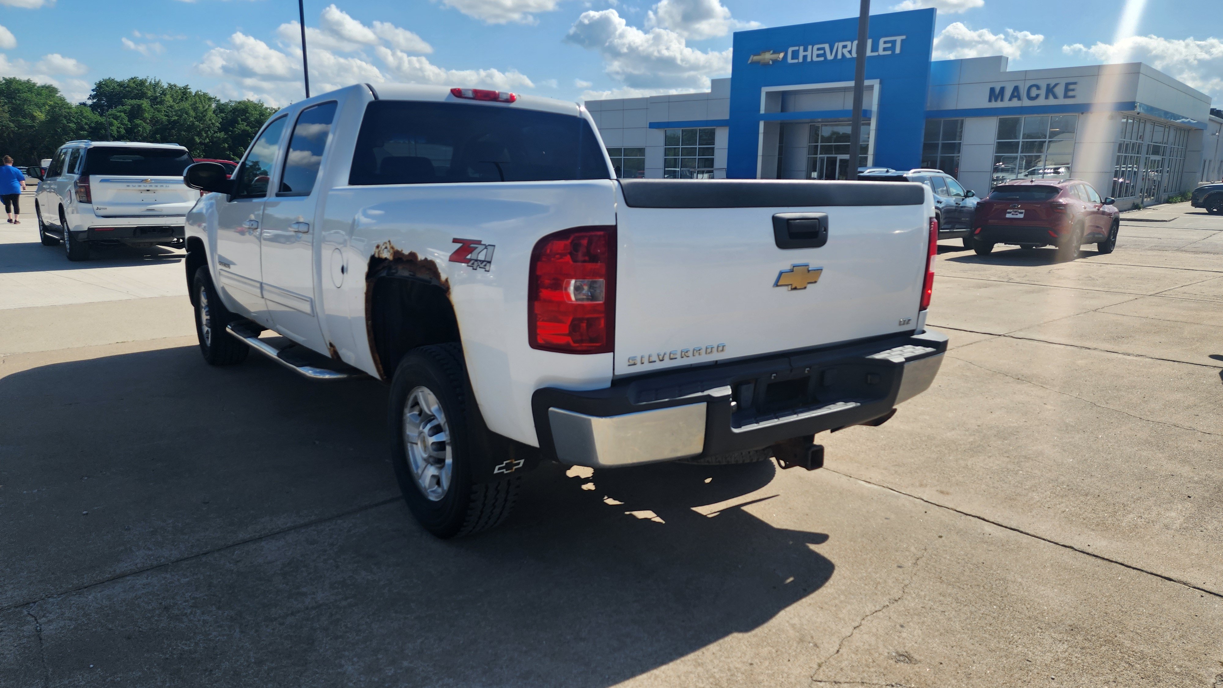 Used 2010 Chevrolet Silverado 2500 LTZ w/ LTZ Plus Package AWD/4WD image 7