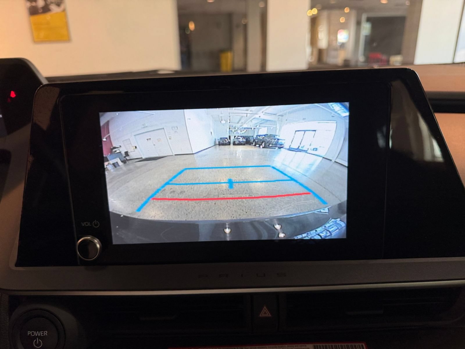 Used 2025 Toyota Prius LE FWD image 22