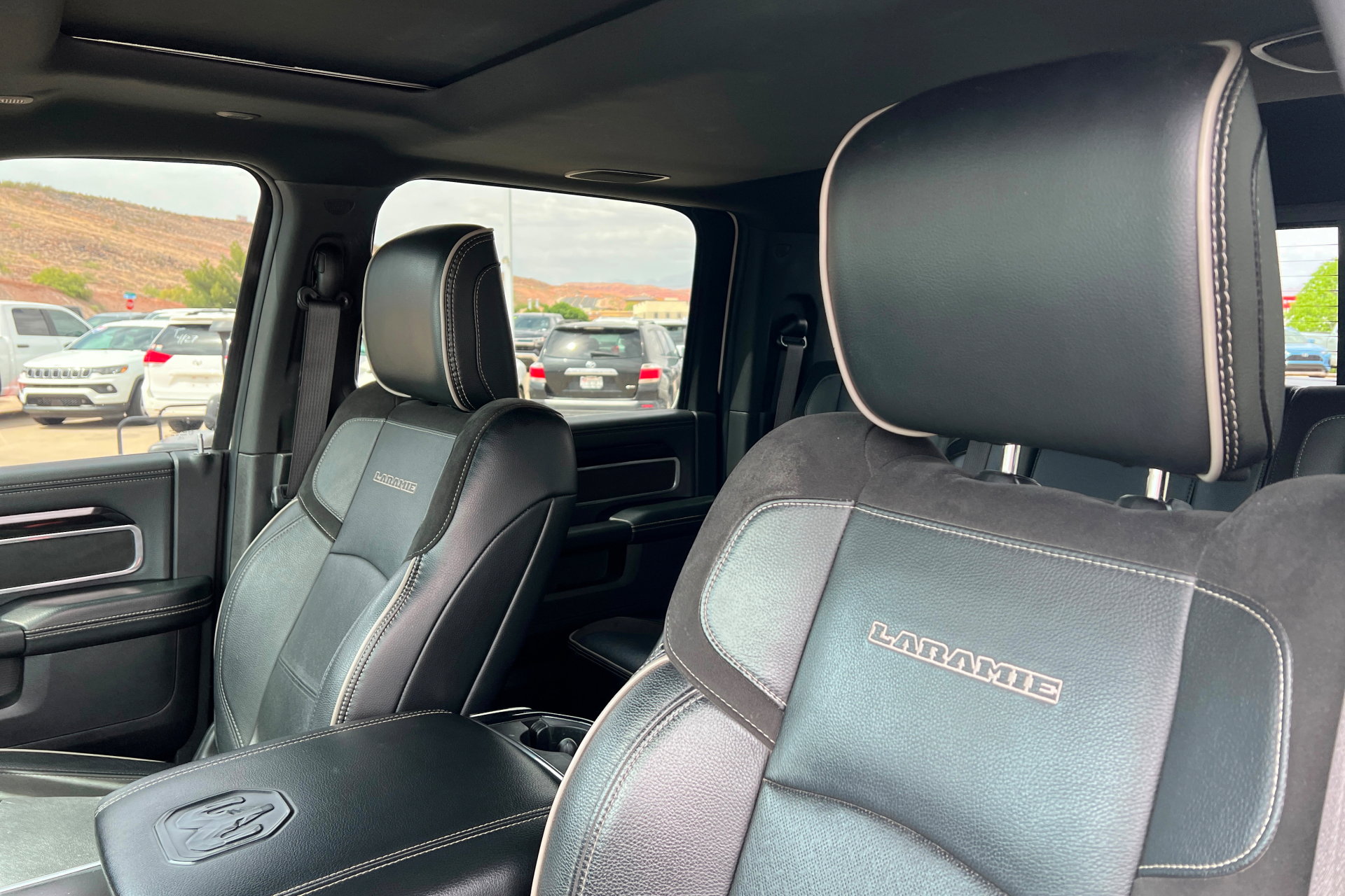 Used 2022 RAM 2500 Laramie AWD/4WD image 16