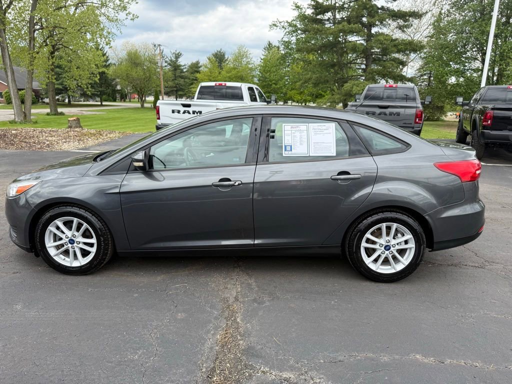 Used 2017 Ford Focus SE FWD image 6