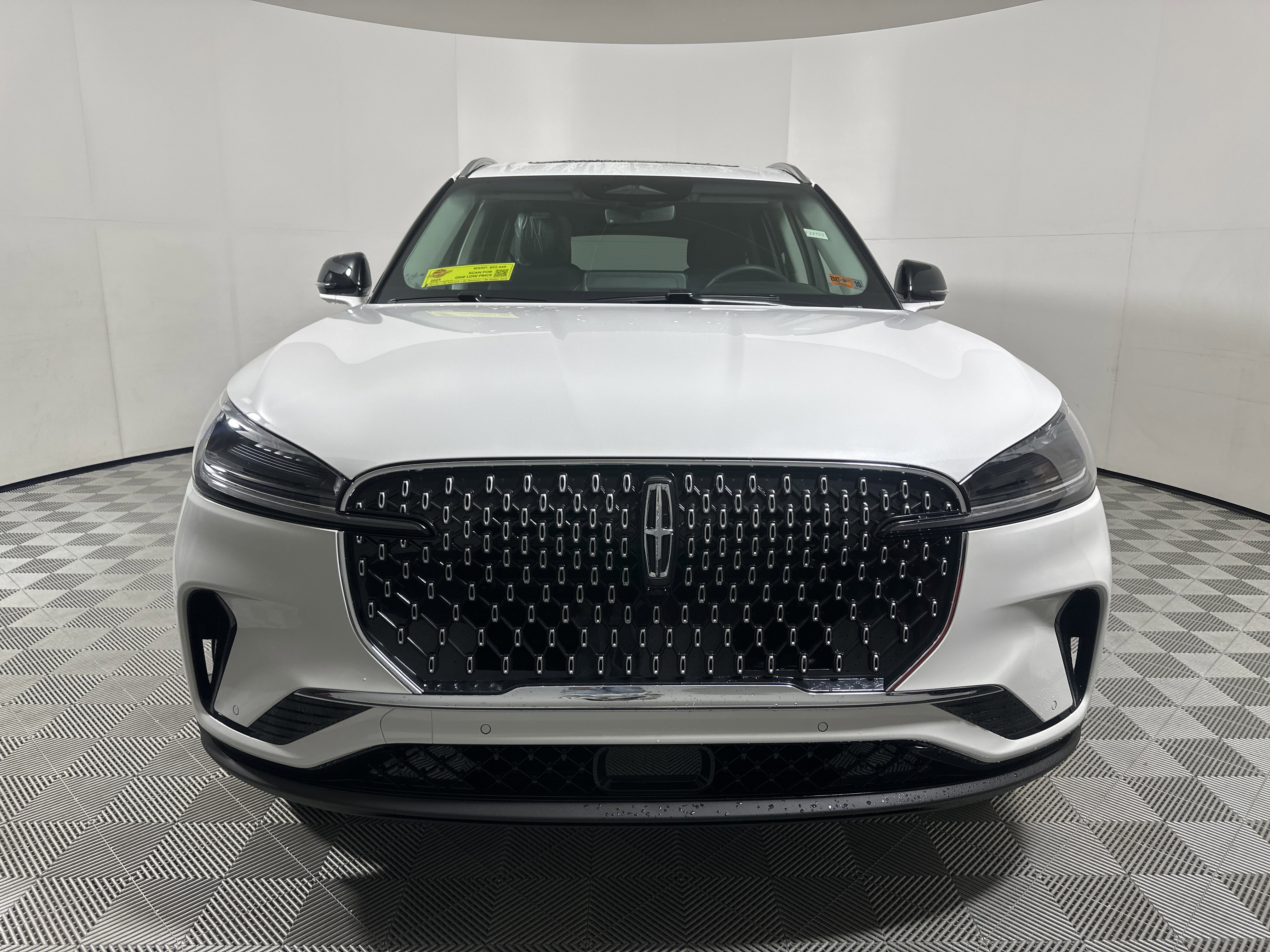 New 2025 Lincoln Aviator AWD image 2
