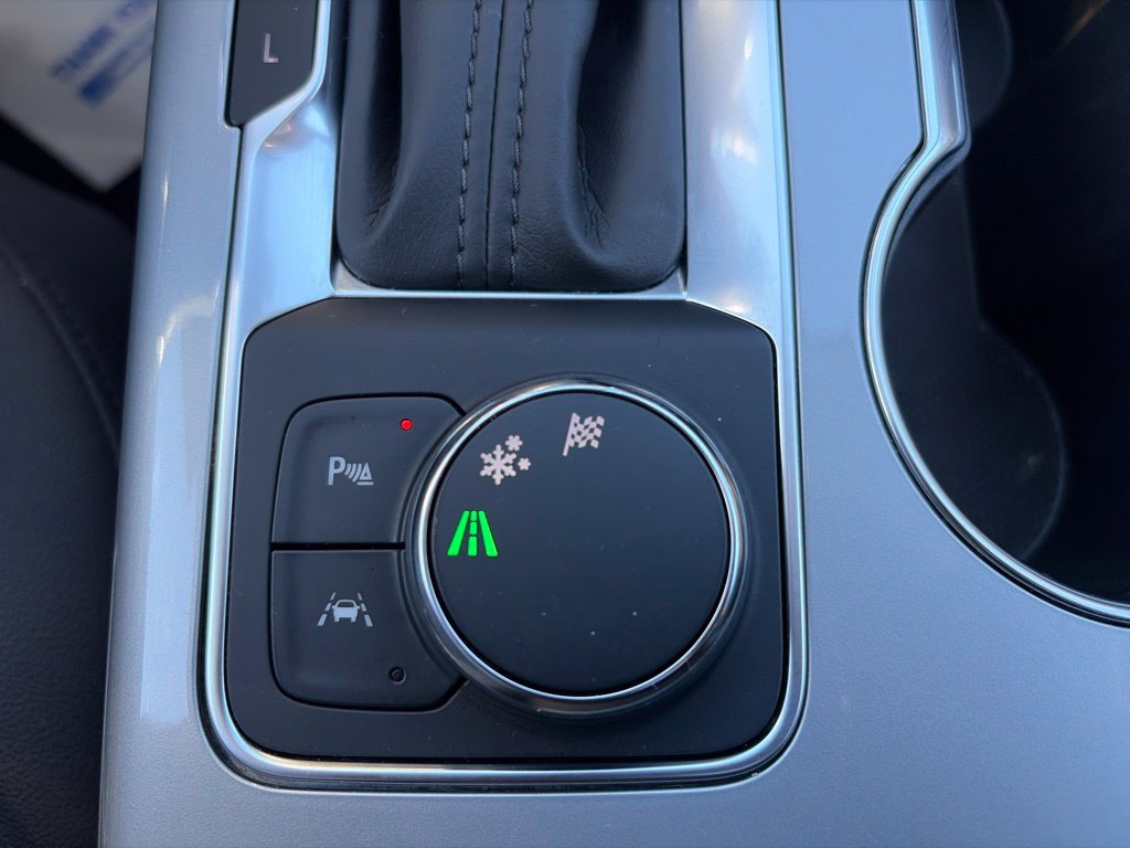 Used 2021 Chevrolet Blazer LT w/ Sound & Technology Package FWD image 16
