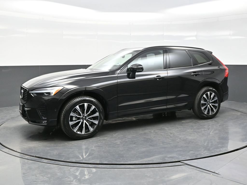 Used 2025 Volvo XC60 B5 Plus w/ Climate Package AWD/4WD image 3