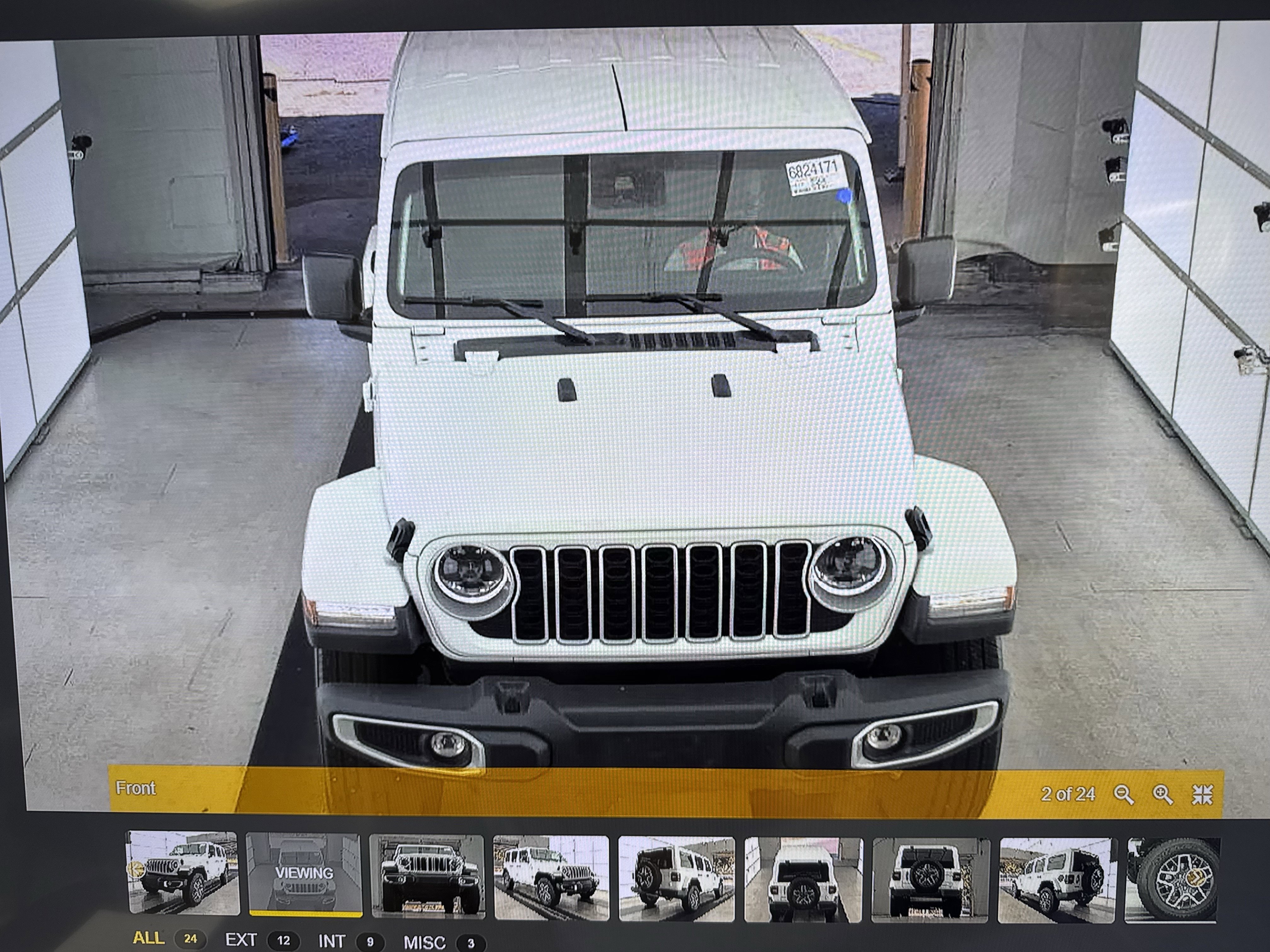 Used 2025 Jeep Wrangler Sahara image 2