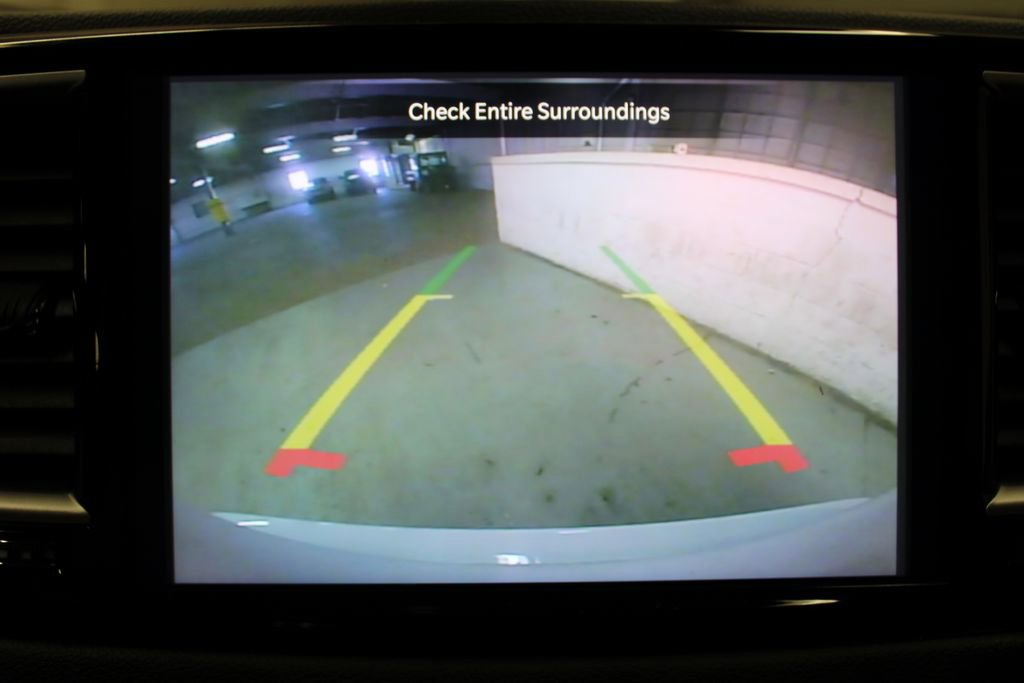 Used 2025 Chrysler Pacifica Select image 18