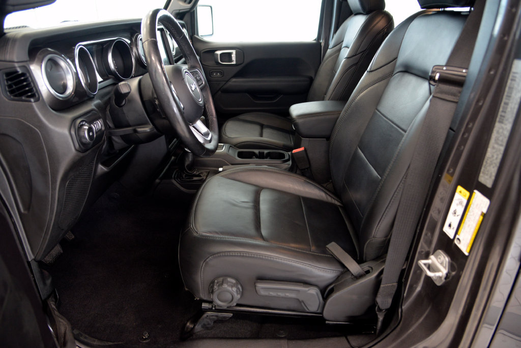 Used 2019 Jeep Wrangler Unlimited Sahara AWD/4WD image 15