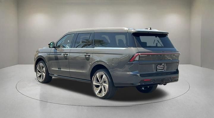 New 2026 Lincoln Navigator L Black Label AWD/4WD image 4
