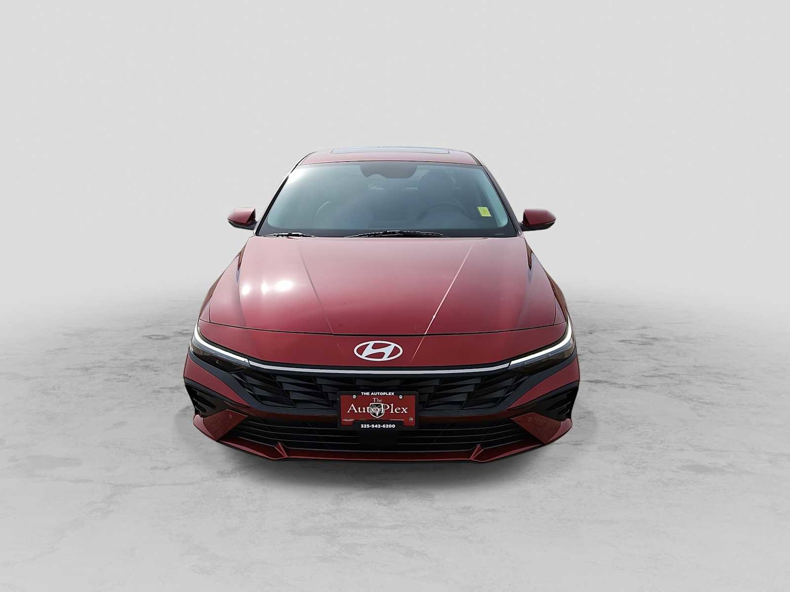 Used 2024 Hyundai Elantra Limited image 3