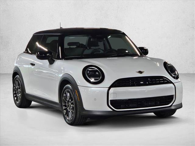 Used 2025 MINI Cooper 2-Door Hardtop image 3