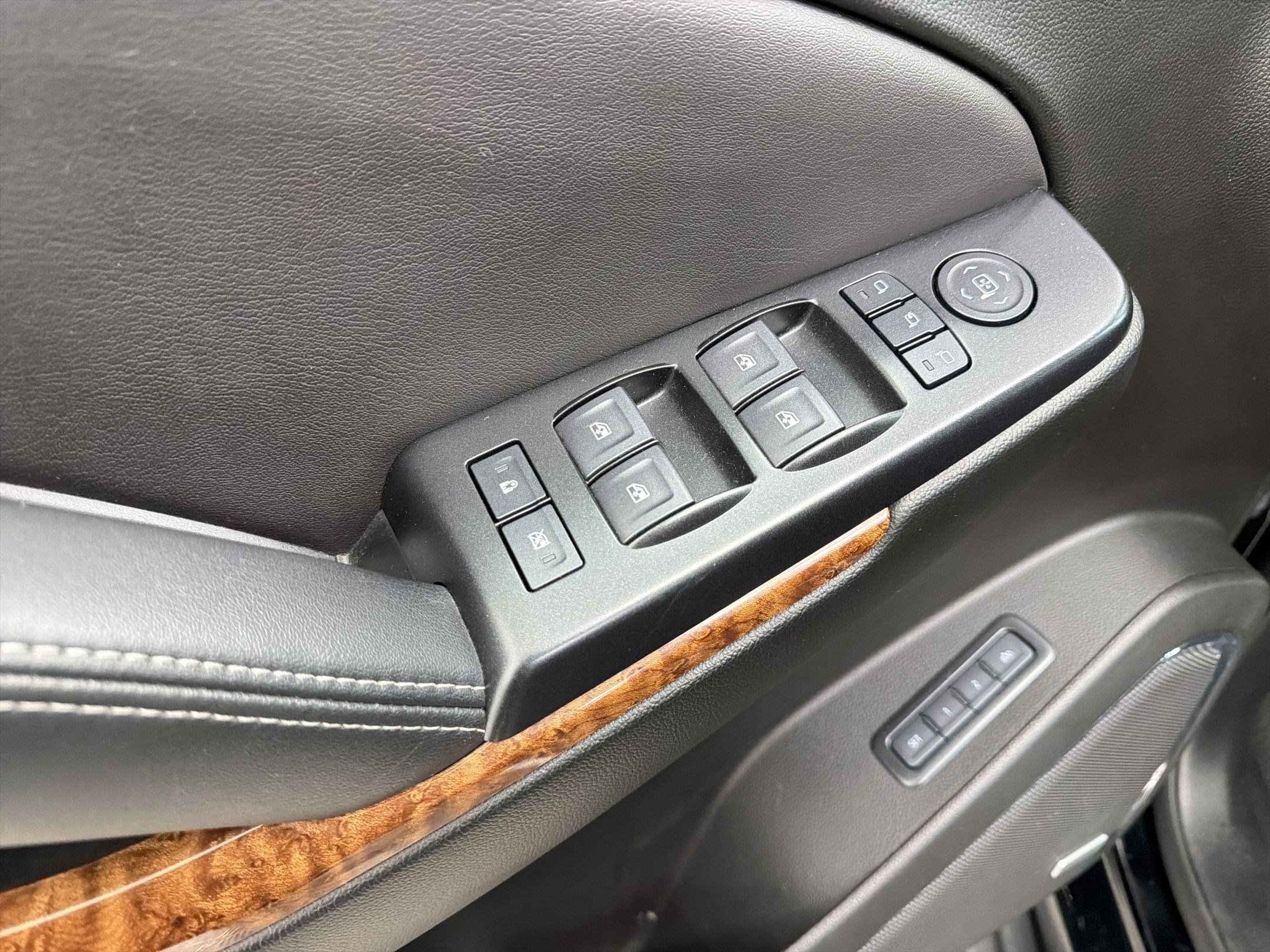 Used 2019 Chevrolet Tahoe Premier RWD image 12