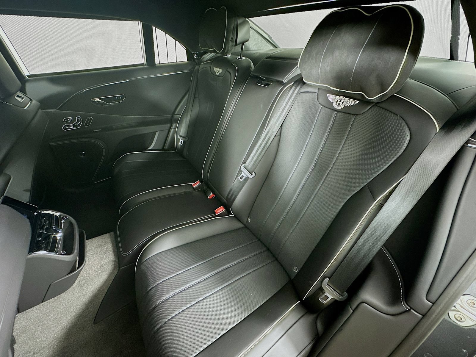 Used 2022 Bentley Flying Spur V8 AWD/4WD image 38