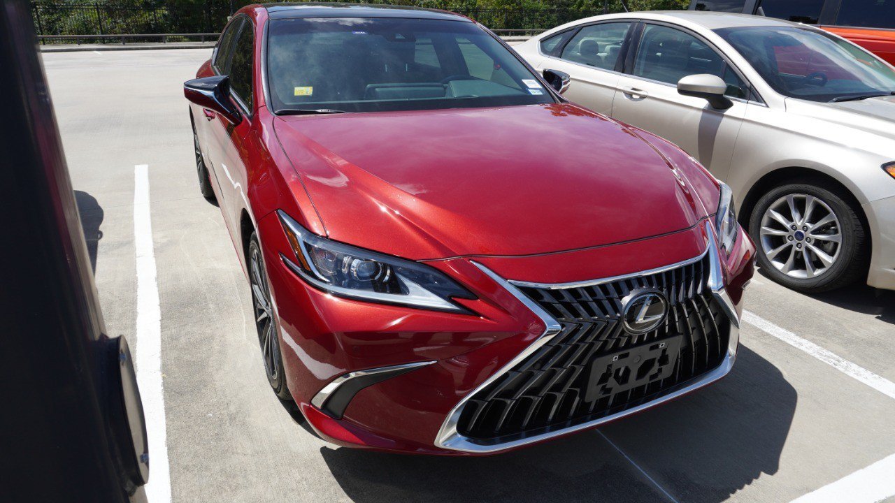 Certified 2025 Lexus ES 350 w/ Premium Package FWD image 3