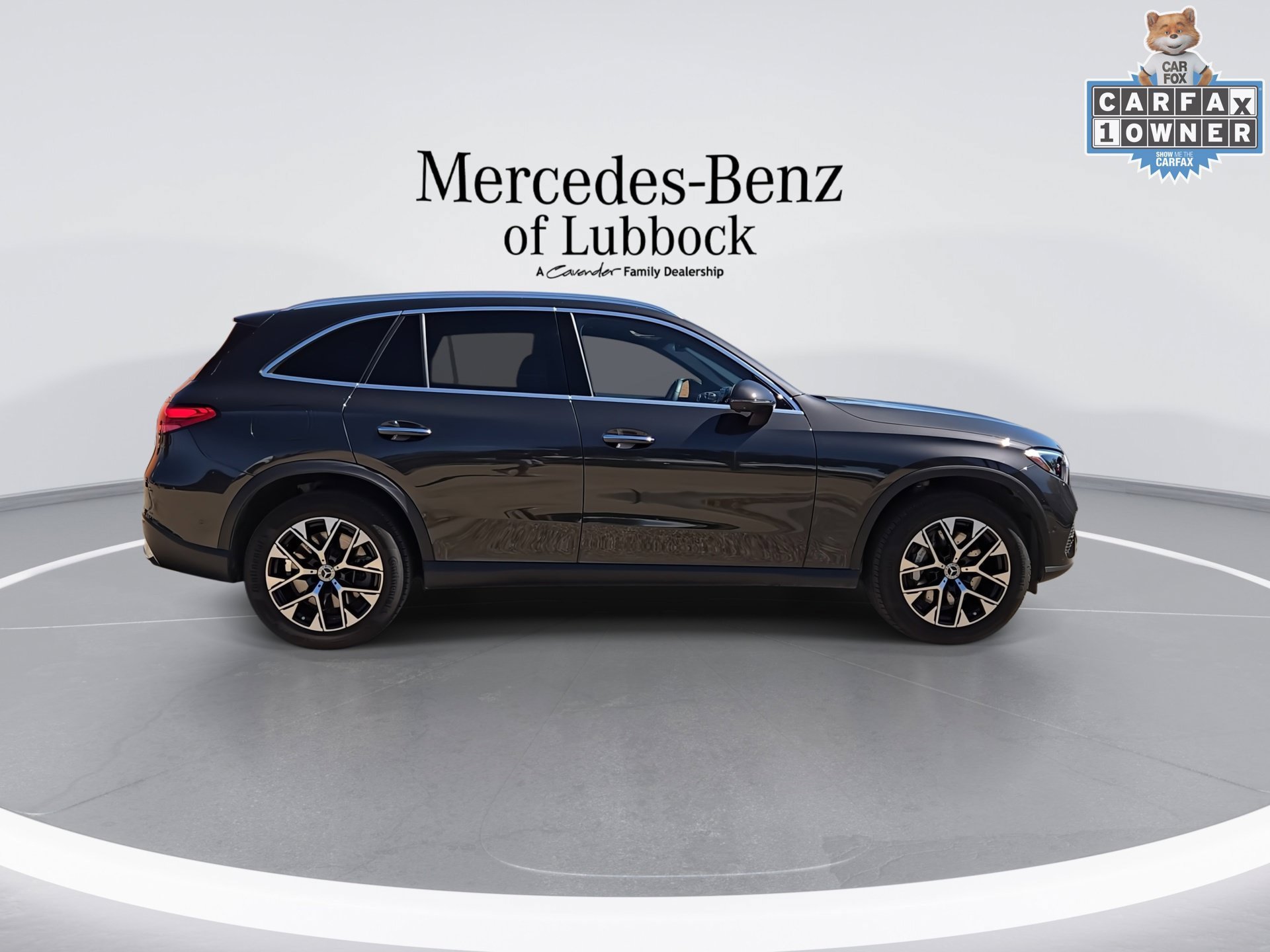 Used 2025 Mercedes-Benz GLC 350e 4MATIC image 9