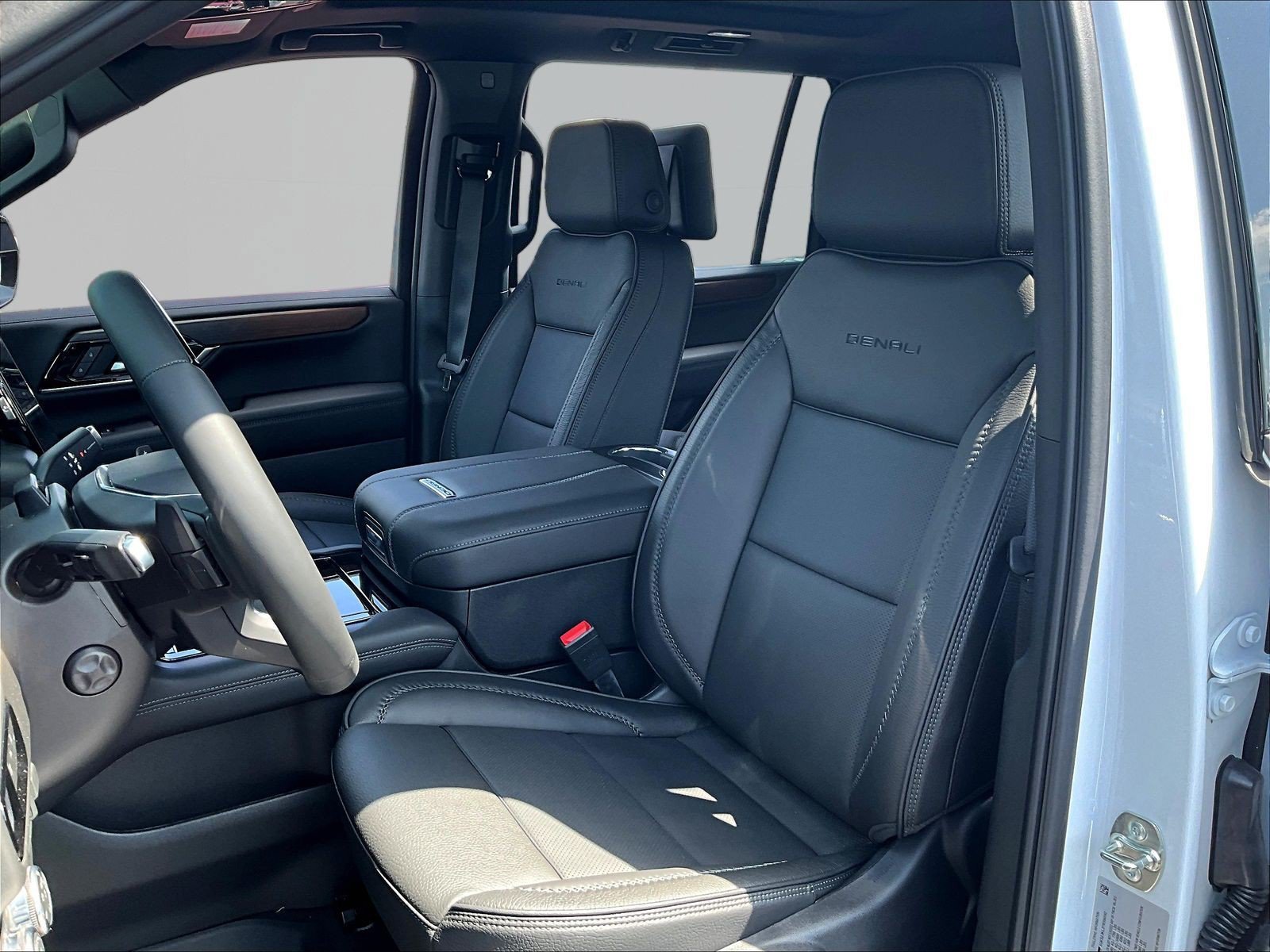 New 2026 GMC Yukon XL Denali w/ Advanced Technology Package AWD/4WD image 17