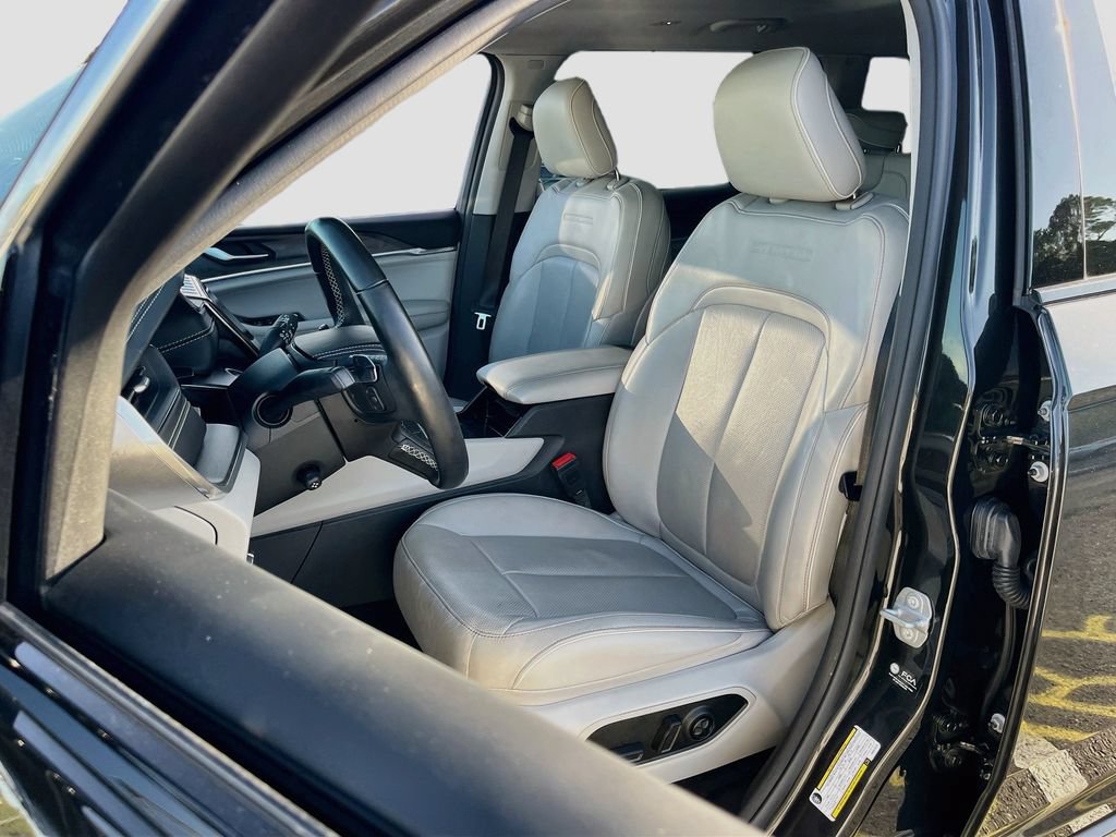 Certified 2022 Jeep Grand Cherokee L Overland AWD/4WD image 22