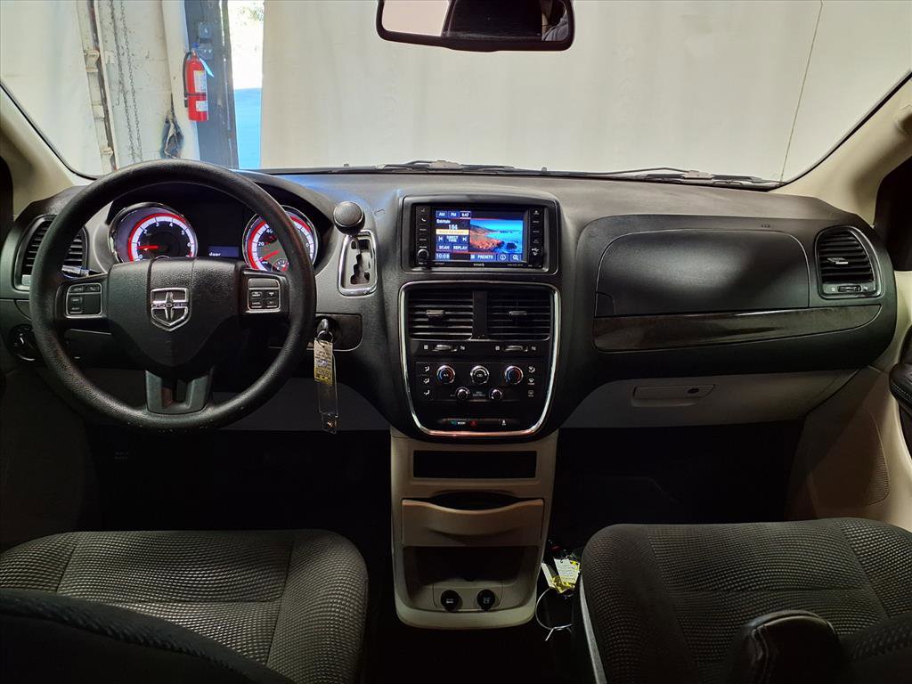 Used 2020 Dodge Grand Caravan SE w/ UConnect Hands-Free Group image 11