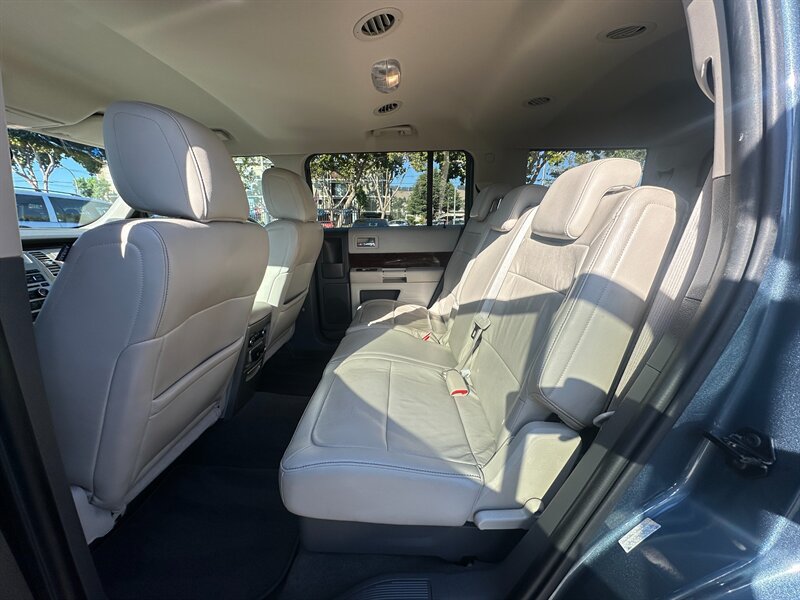 Used 2010 Ford Flex SEL FWD image 18