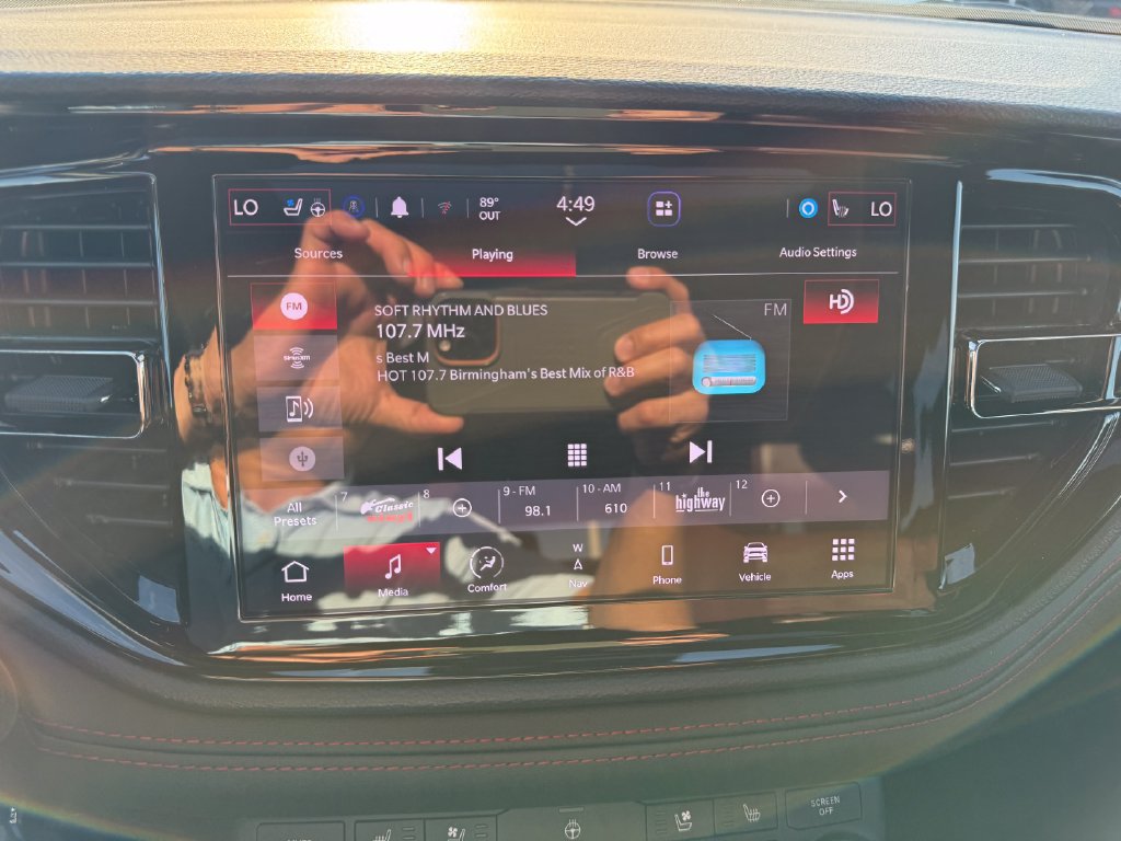 Used 2025 Dodge Durango GT AWD/4WD image 12