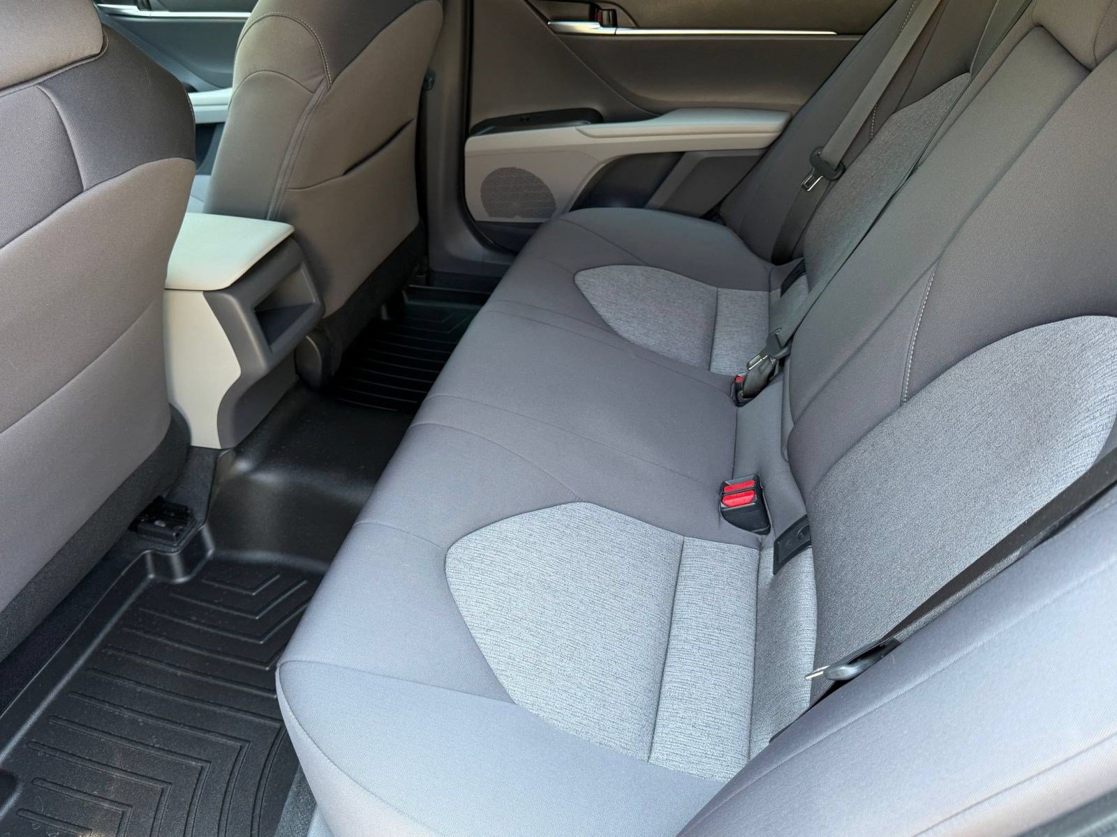 Used 2024 Toyota Camry LE FWD image 23