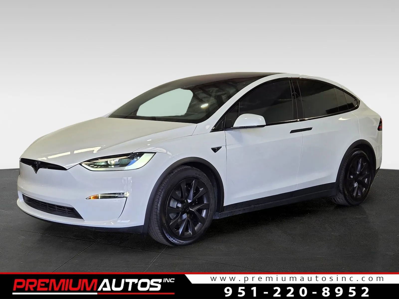 Used 2025 Tesla Model X AWD/4WD image 1