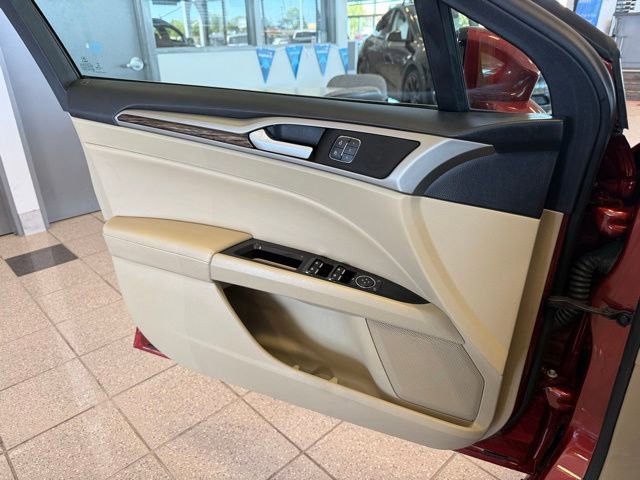 Used 2014 Ford Fusion Energi SE FWD image 20