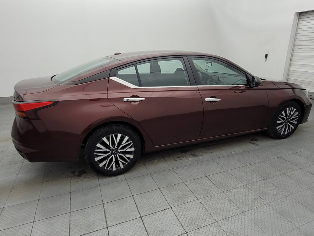 Used 2024 Nissan Altima 2.5 SV image 10