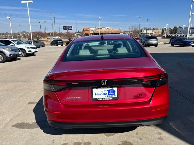 Used 2025 Honda Accord SE image 6