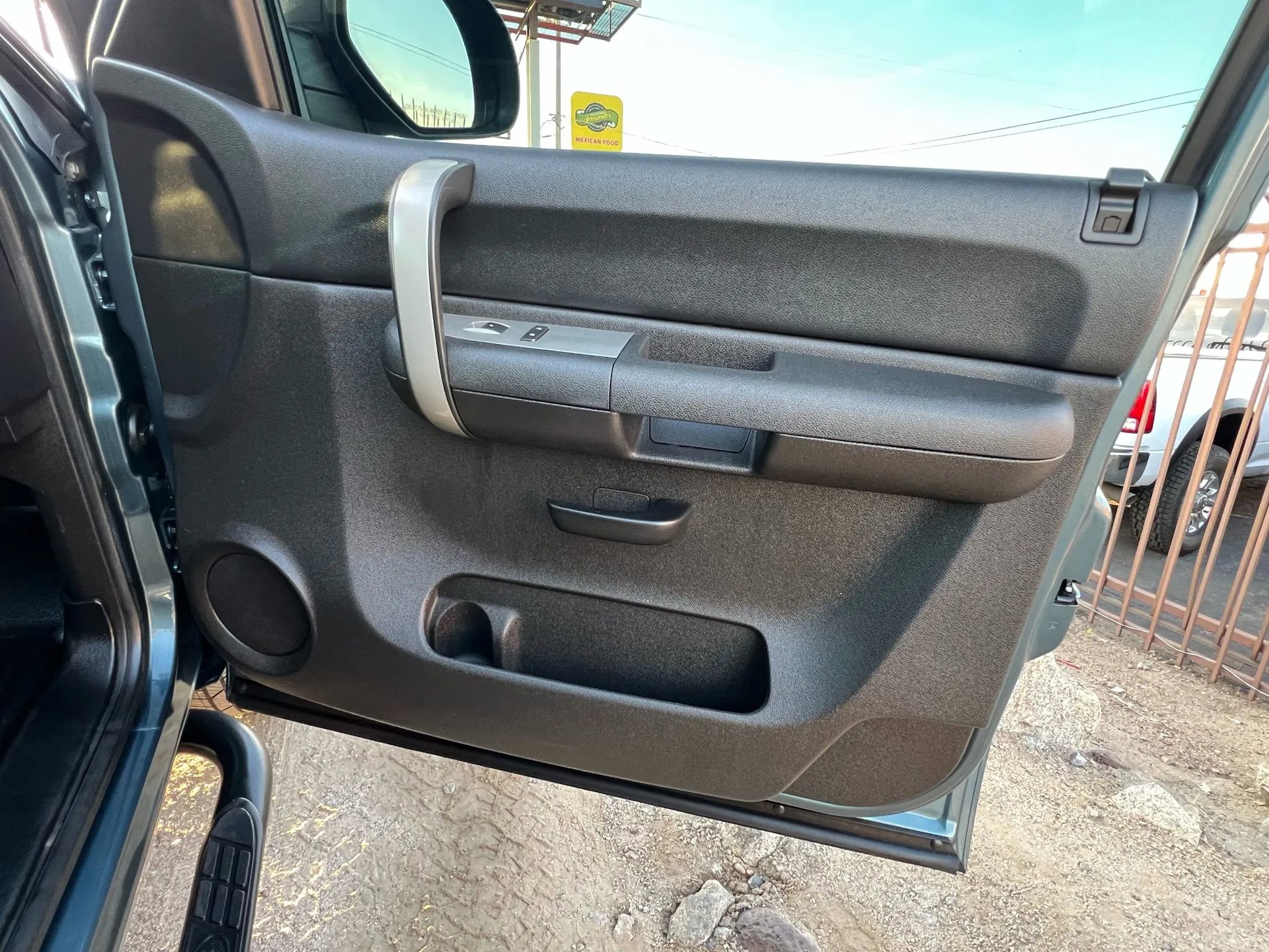 Used 2007 Chevrolet Silverado 1500 LT w/ 1LT Convenience Package image 16