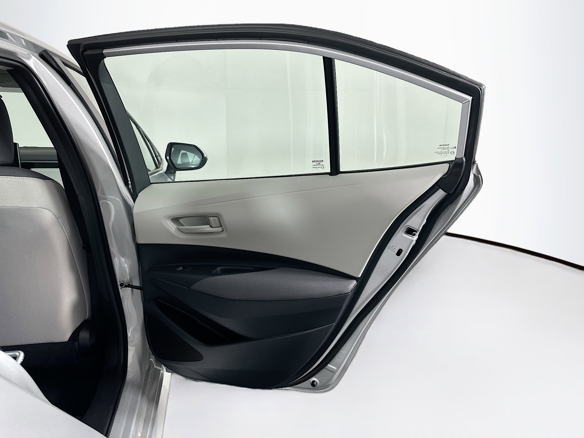 Used 2026 Toyota Corolla LE FWD image 29