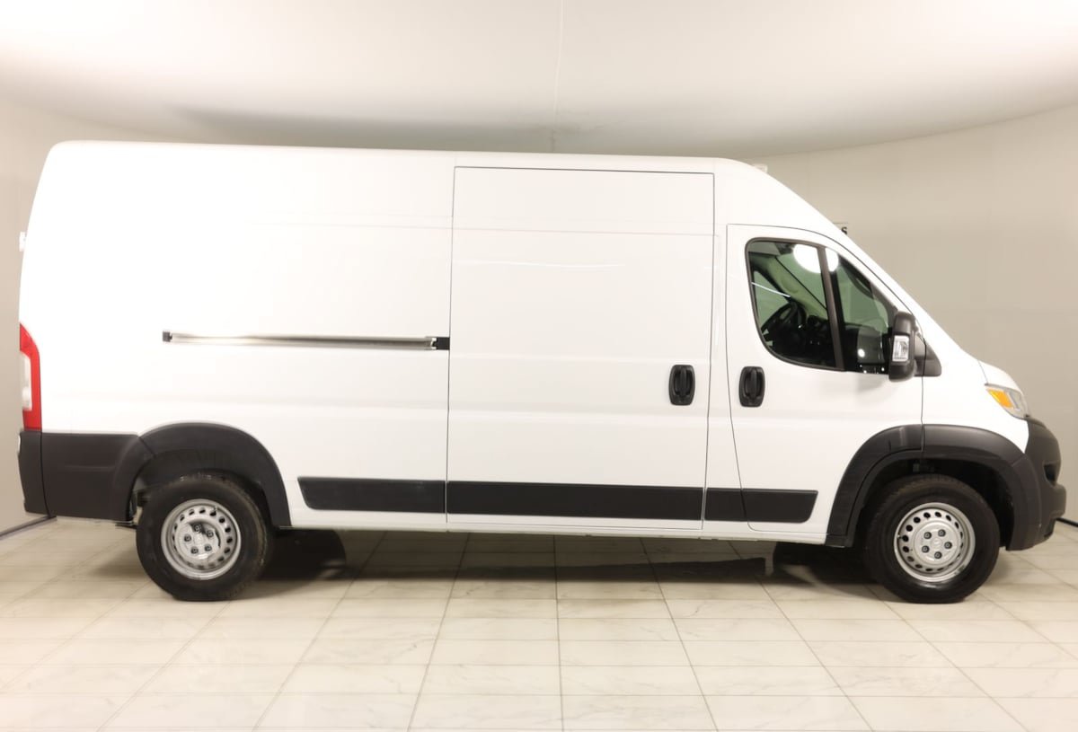 Used 2025 RAM ProMaster 2500 w/ Convenience Group FWD image 2