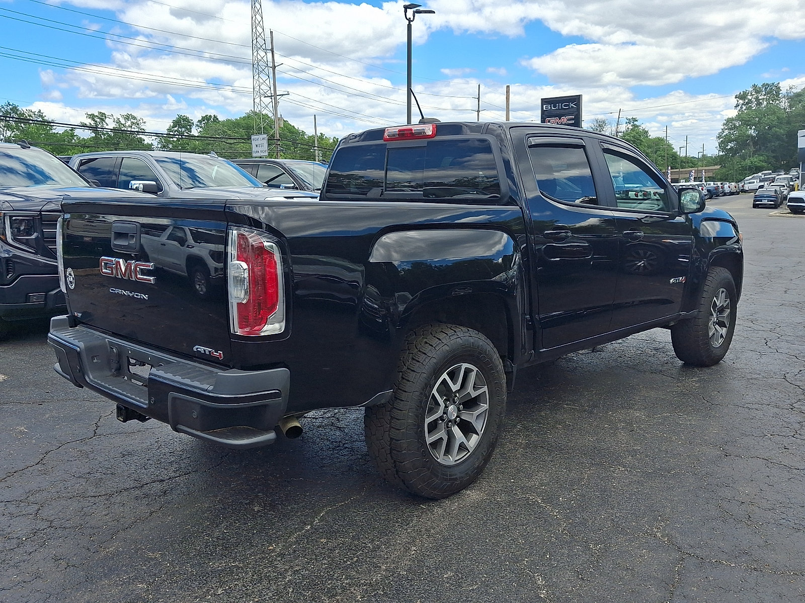 Used 2022 GMC Canyon AT4 w/ Driver Alert Package AWD/4WD image 6