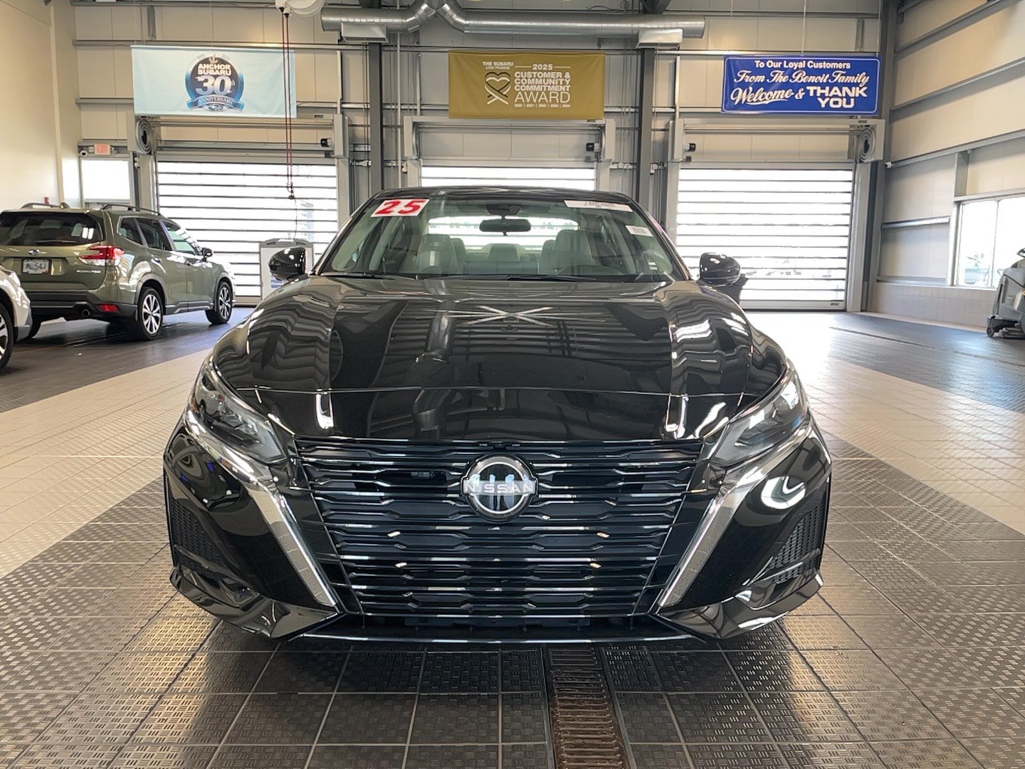 Used 2025 Nissan Altima 2.5 SL AWD/4WD image 2