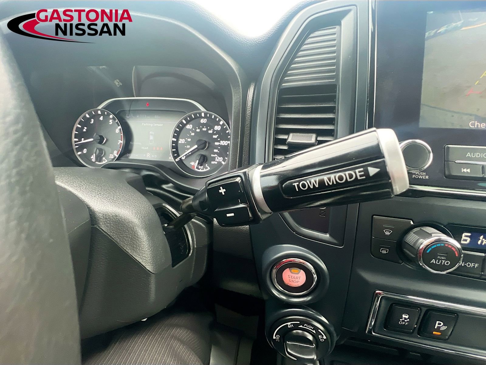 Used 2024 Nissan Titan SV w/ SV Convenience Package image 21