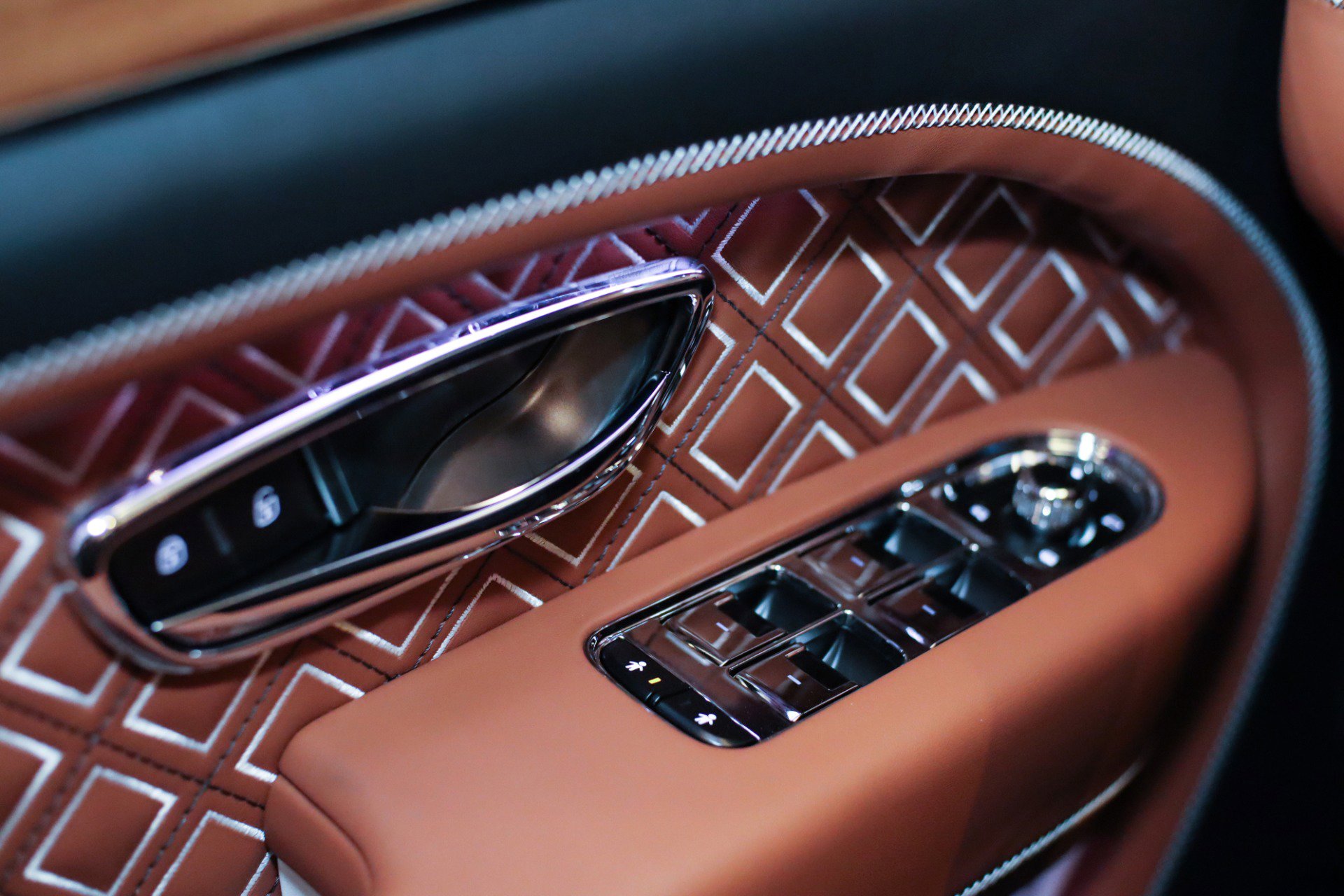 New 2025 Bentley Bentayga image 46