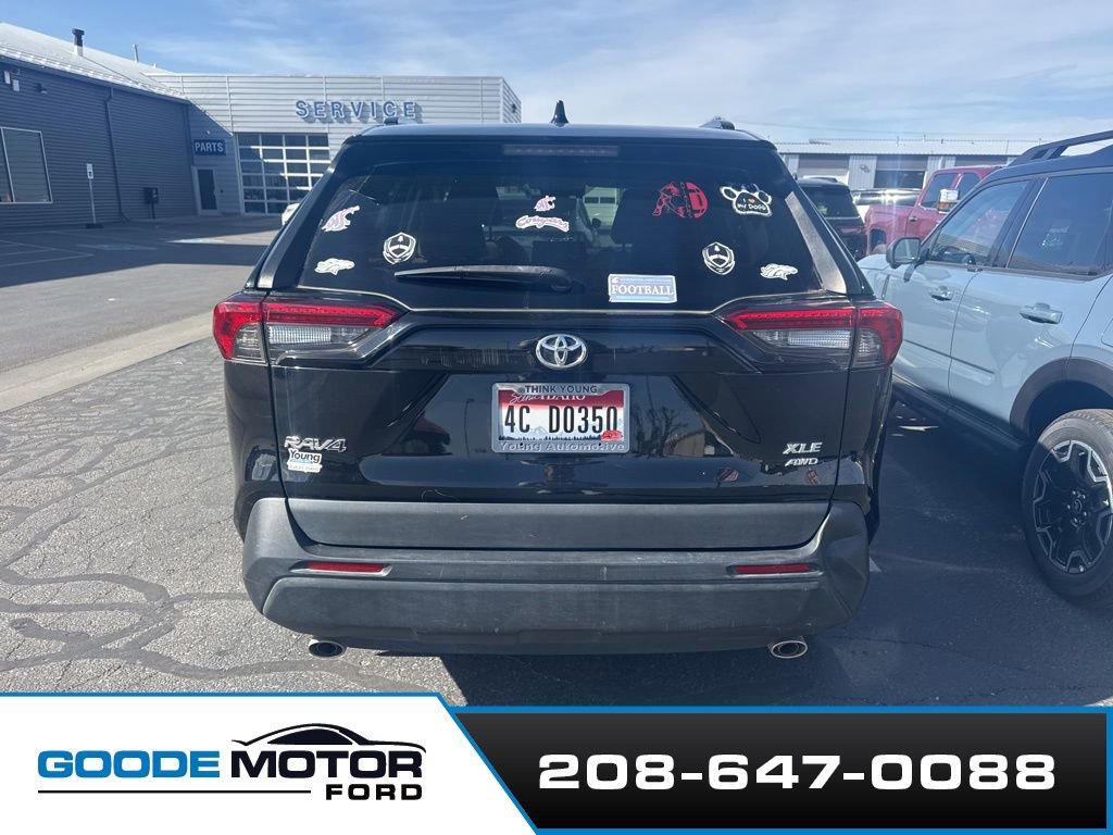 Used 2021 Toyota RAV4 XLE Premium AWD/4WD image 4