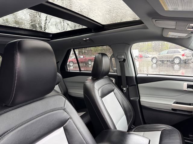 Certified 2022 Ford Explorer XLT w/ Equipment Group 202A AWD/4WD image 15