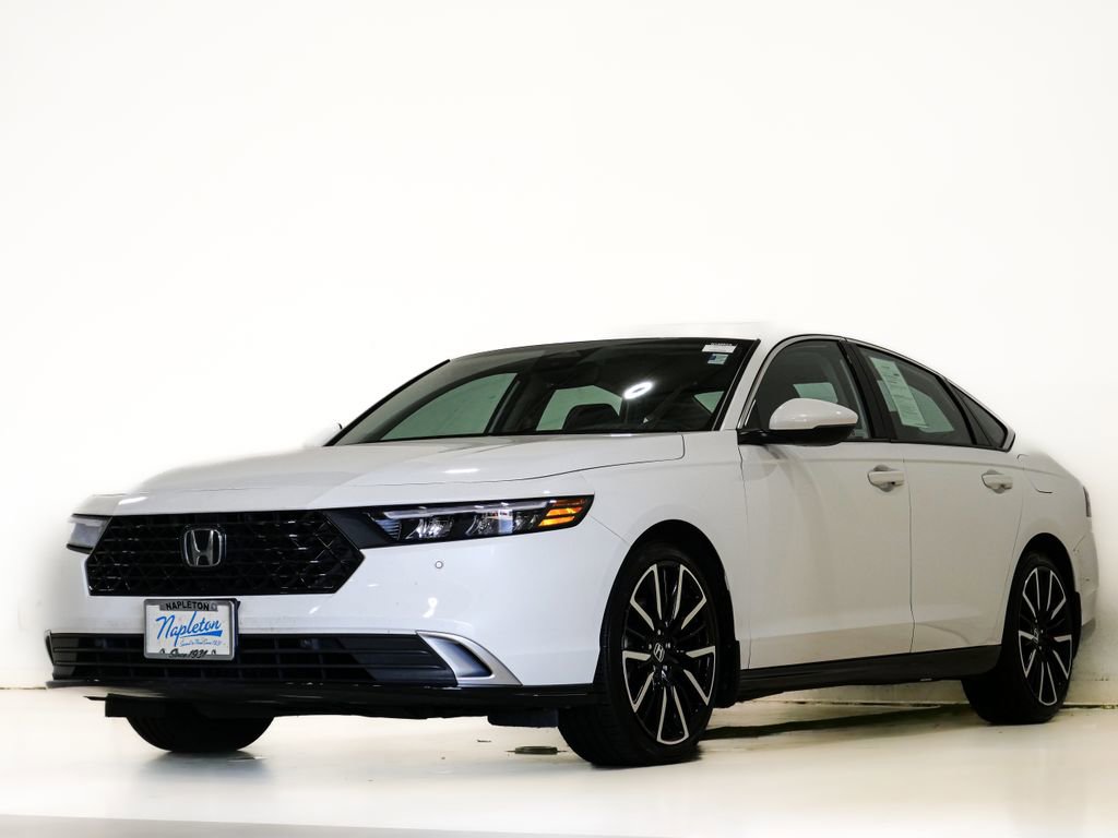 Used 2024 Honda Accord Touring image 3