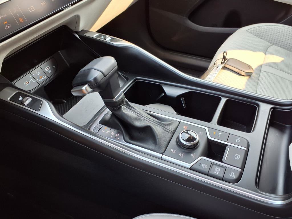 Used 2025 Kia Sorento EX w/ Panoramic Sunroof Package image 11