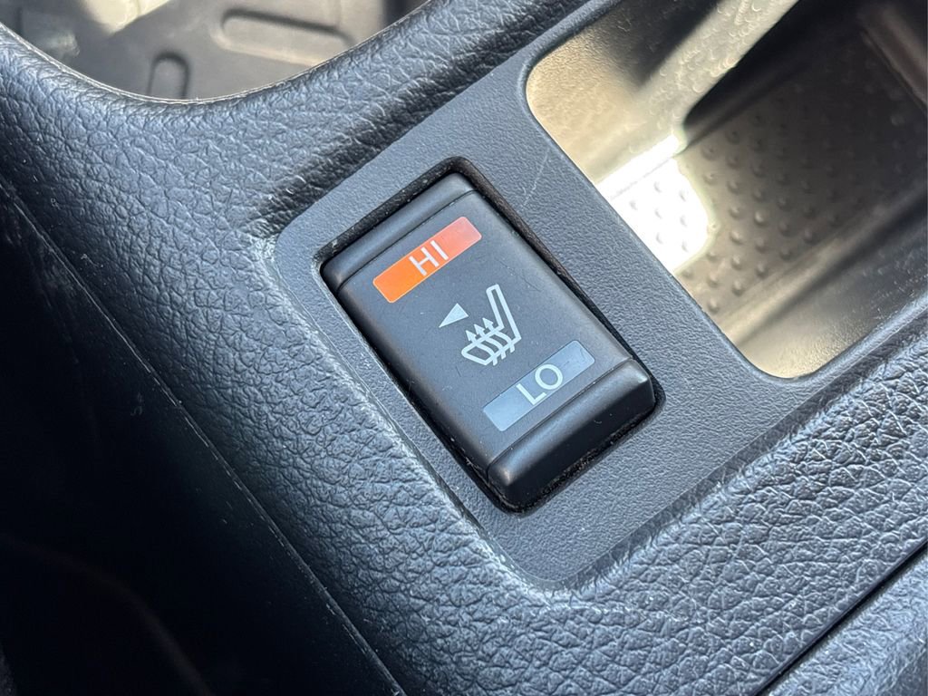 Used 2017 Nissan Rogue SV w/ SV Premium Package image 38