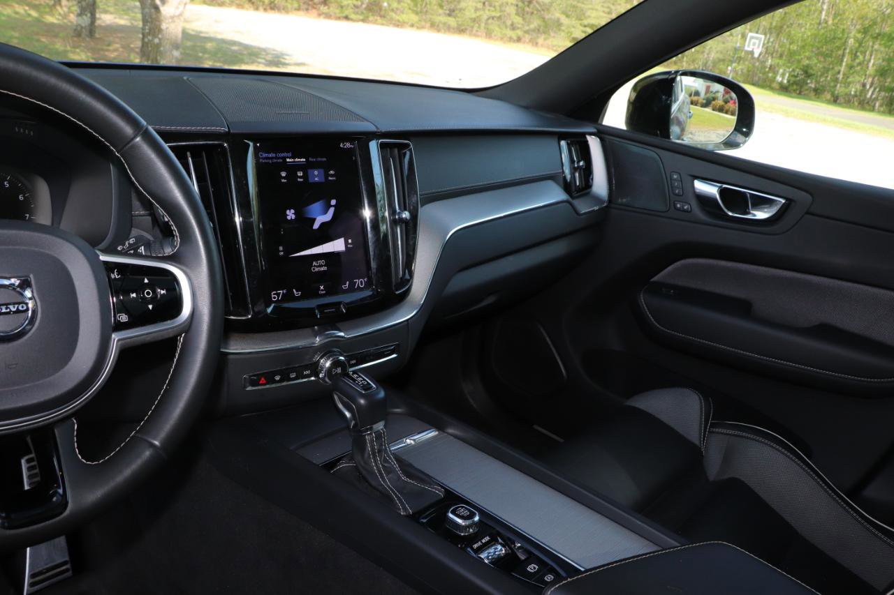 Used 2021 Volvo XC60 T5 R-Design w/ Advanced Package image 14