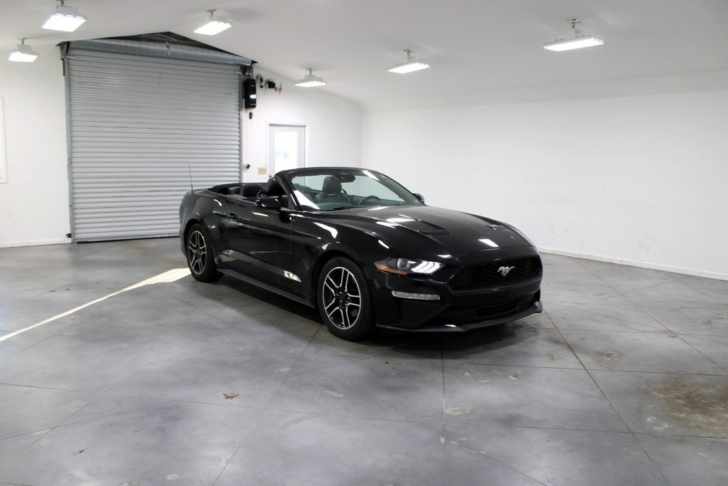 Used 2023 Ford Mustang Premium image 3