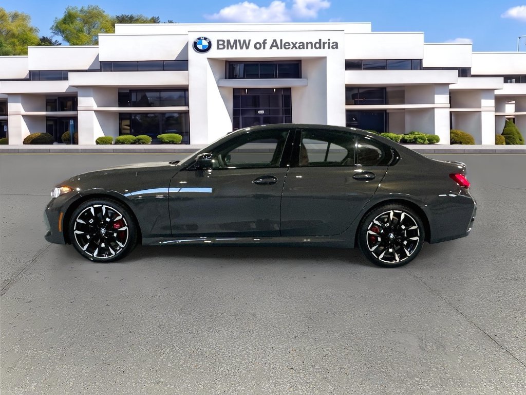 New 2026 BMW 330i xDrive Sedan w/ M Sport Package AWD/4WD image 8